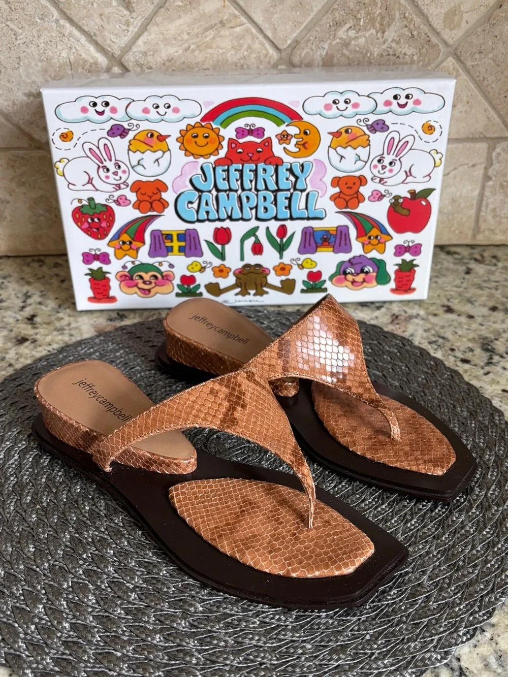 Jeffrey Campbell Pedastal Beige Snakeskin Sandals size 8